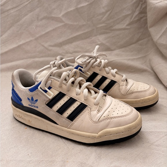 Adidas FORUM LOW SHOES Cream and Blue Sneakers - Picture 3 of 6